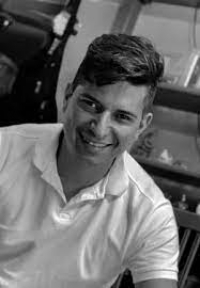 Adrián A. Cuello Piraquibis.